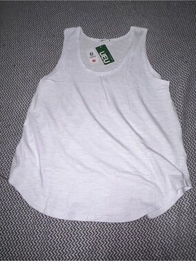UEU Women's White Scoop Neck Tank - Lightweight Everyday Staple